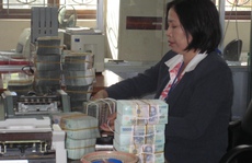 Ngân hàng đồng loạt hạ lãi suất cho vay