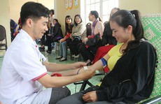 350 CNVC-LĐ hiến máu tình nguyện