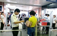Nữ hành khách dùng giấy tờ giả để đi máy bay