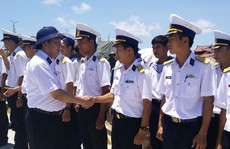 Giám sát chặt tàu Tân Hải 517