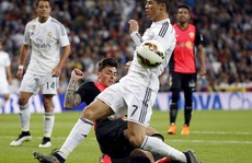 Ronaldo tịt ngòi, Real kiên trì bám đuổi ngôi đầu La Liga