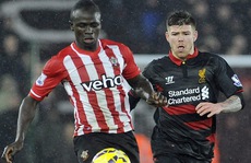 Trọng tài tiếp tay Liverpool đánh bại Southampton