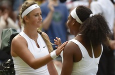 Serena Williams chờ đại chiến với Sharapova ở bán kết Wimbledon