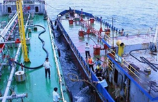 3 cán bộ hải quan tiếp tay cho đường dây buôn lậu hơn 7.690 tấn dầu