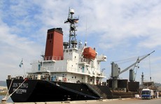 Tàu bị cấm của Triều Tiên lảng vảng gần Hàn Quốc