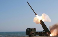 Triều Tiên 'khoe' bệ phóng đa tên lửa mới