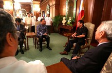 Đại sứ Trung Quốc đột ngột gặp Tổng thống Philippines