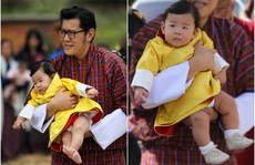 Vua và Hoàng hậu Bhutan khoe con trên Facebook