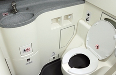 Phát hiện thi thể trẻ sơ sinh trong toilet máy bay