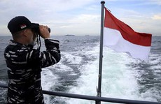 Thuyền Indonesia chìm sau khi va chạm tàu treo cờ Việt Nam