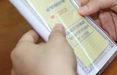 Vợ đột quỵ, ngân hàng không cho chồng rút tiền tiết kiệm
