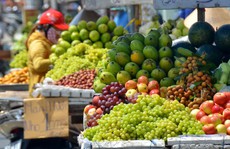 Trái cây ngoại áp đảo thị trường