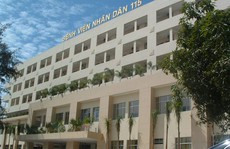 Lấy ra cả 'ổ' sỏi trong khớp gối người đàn ông trẻ