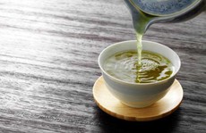 Triển vọng chữa thấp khớp từ trà xanh