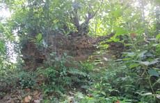 Hoang tàn di tích Chăm Pa ở Huế