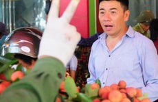 Thương lái Trung Quốc tràn ngập chợ vải thiều, ép giá nông dân