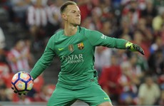 Stegen lập kỷ lục trong ngày bắt chính cho Barca