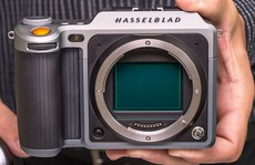 Hasselblad X1D, máy ảnh mirrorless đầu tiên dùng cảm biến lớn