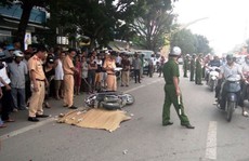 Trên đường đi làm, nữ công nhân bị xe khách cán chết