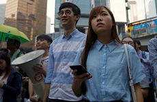 Trung Quốc cấm 2 nghị sĩ Hồng Kông tuyên thệ lại