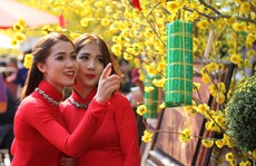 Thiếu nữ Sài Gòn duyên dáng trên 'Phố ông Đồ'