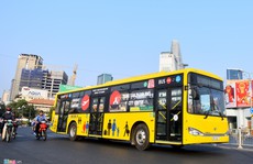 Cận cảnh xe buýt 5 sao trên đường phố Sài Gòn