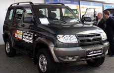 Xe Nga khó chinh phục thị trường Việt