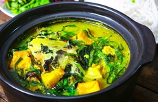 Mê mẩn món cá lăng om chuối đậu