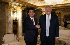 Ông Trump để vợ chồng con gái dự họp với thủ tướng Nhật Bản