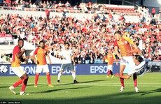 Ibrahimovic ngả bàn đèn, M.U đại thắng Galatasaray