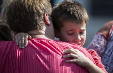 Mỹ: Bắn chết cha rồi đến trường học xả súng