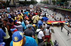 Biểu tình nổ ra khắp Venezuela