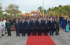 Tổng Bí thư dâng hương tưởng niệm cố Thủ tướng Phạm Văn Đồng
