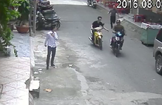 Dừng nghe bên đường cũng bị giật điện thoại
