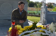 Viếng mộ ông Nguyễn Bá Thanh ngày Tết