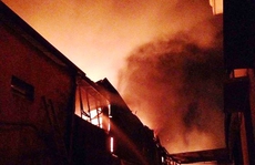 Cháy lớn ở khu công nghiệp, thiêu rụi nhà xưởng nhiều công ty
