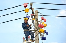 Bán điện lỗ, EVN vẫn lãi hơn 800 tỉ đồng