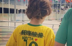 Fan nhí bỏ Neymar, thần tượng Marta