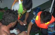 Vụ chìm tàu cá trên biển Tây: Hai nạn nhân mắc kẹt  trong cabin