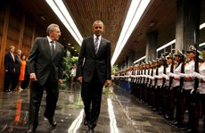 Gặp chủ tịch Cuba, ông Obama nói câu gì đầu tiên?