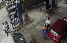 Nam cán bộ ngân hàng đánh nữ nhân viên cây xăng nhập viện