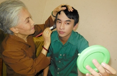 Sầu nữ Út Bạch Lan mừng “con trai” tròn 5 tuổi