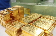 Giá vàng lao dốc, chênh lệch thế giới hơn 5 triệu đồng/lượng