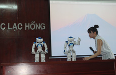 Đại học Lạc Hồng mua 2 robot để dạy học