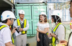 Lan Phương thăm công trường tàu điện ngầm Việt Nam