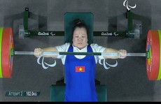 Đặng Thị Linh Phượng được thưởng nóng với tấm HCĐ cử tạ Paralympic 2016