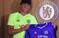 Châu Âu sốc khi David Luiz quay về Chelsea