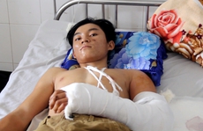 Nam thanh niên bị máy hút lúa “nuốt” cánh tay