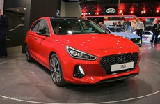 Hyundai i30 hatchback mới có nội thất 'kì lạ'