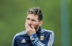Quyết chiến Colombia, Messi và đồng đội dầm mưa tập luyện